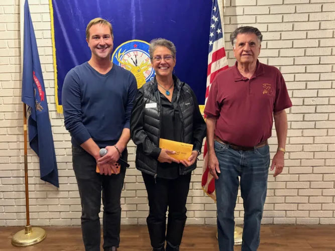 Marquette Elks donate to veterans